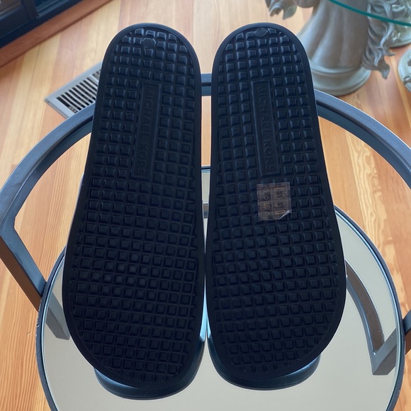 MICHAEL KORS White Demi Slide Sandals - Picture 5 of 5